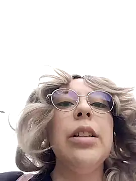 Chat XXX en directo de madelaine-