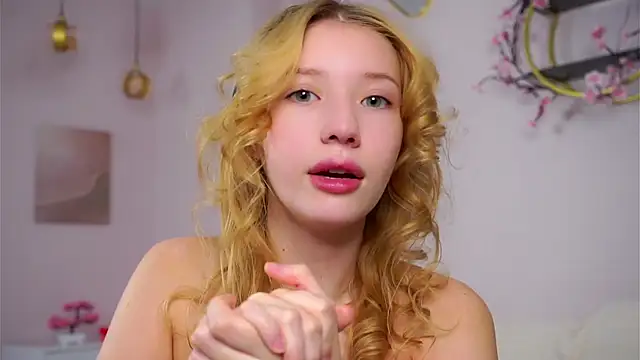 SunnivaCovil Live XXX-chat