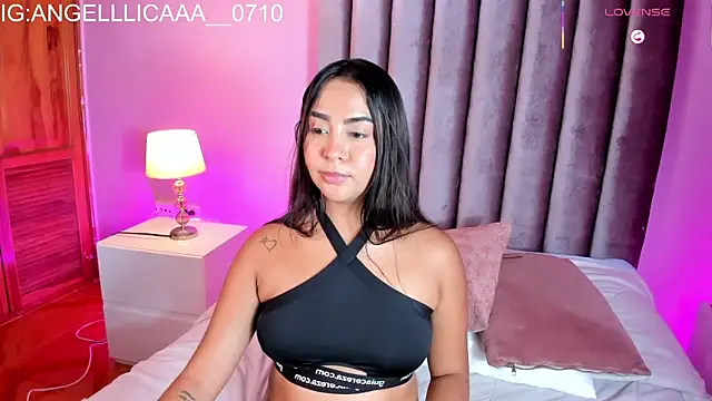 Little_Angelica18: απευθείας συνομιλία ΧΧΧ