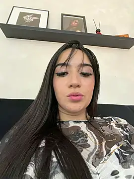 EmmyEvans1's Live XXX Chat