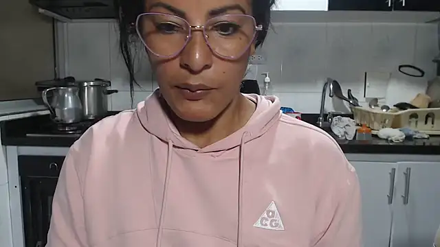 kateleyagrey: онлайн-секс-чат