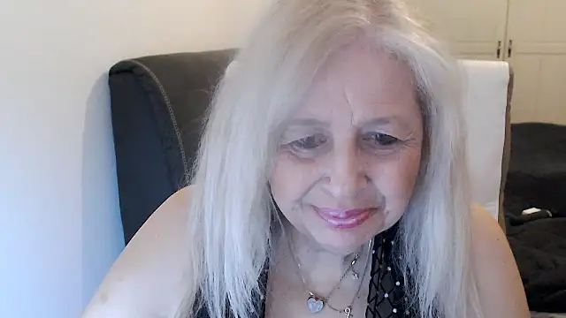 SusiLifeXXX: онлайн-секс-чат