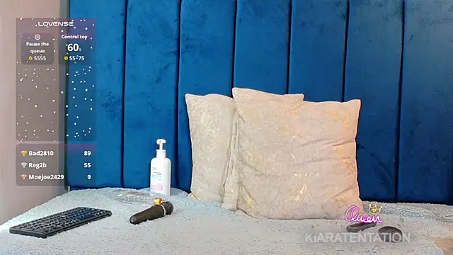 kiaratentation: διαδικτυακό σόου στην κάμερα