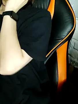 Aashikalaa Chat XXX in diretta