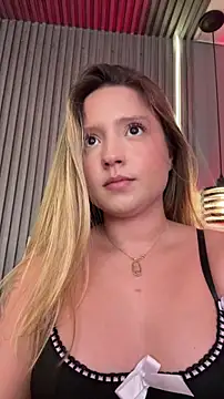 Chat XXX en directo de MiaPetit_