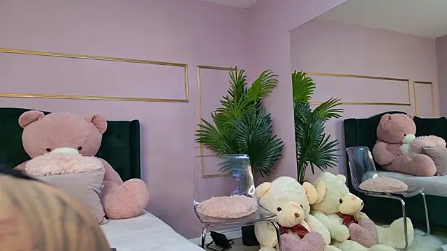 KirraWhite's Webcam Show