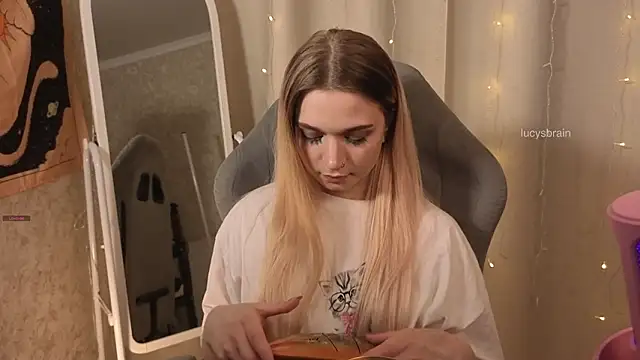 Živý XXX chat lucylucious