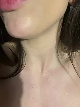 JolieBee's Live XXX Chat