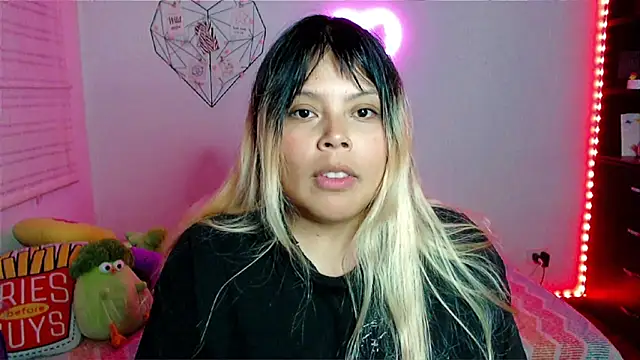 Chat XXX en directo de EllieMoonX