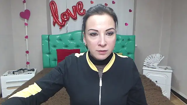 ElizabethSho Adlı Modelin Canlı XXX Sohbeti