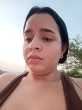 Julieth_hot-69: онлайн-секс-чат