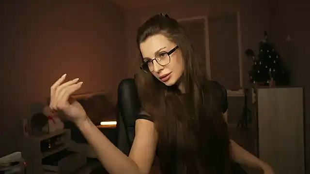 karinamoonss Adlı Modelin Canlı XXX Sohbeti