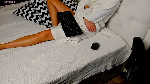 Ivy_Ross Adlı Modelin Canlı XXX Sohbeti