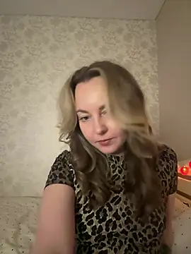 Elineaa লাইভ XXX চ্যাট