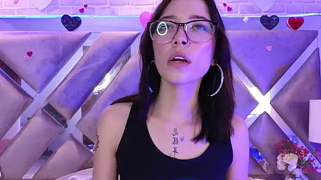 HarperrWest Adlı Modelin Canlı XXX Sohbeti