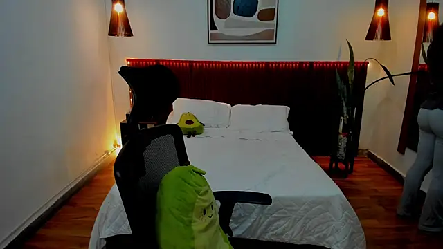 KatherineBond Chat XXX live