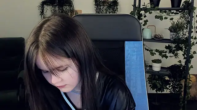 Elainebeness Adlı Modelin Canlı XXX Sohbeti