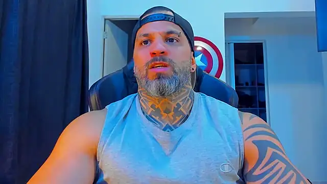 Chat XXX en directo de JoshRigby