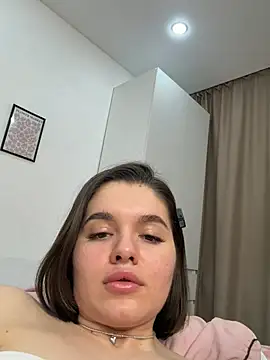 Xo_Laura Adlı Modelin Canlı XXX Sohbeti