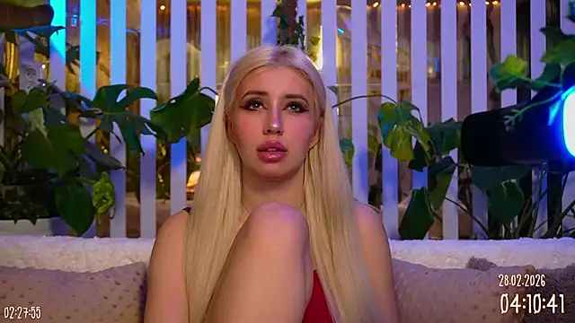 FlowweerGirl live XXX chat