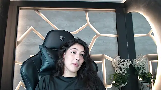 SinLickerr Adlı Modelin Canlı XXX Sohbeti