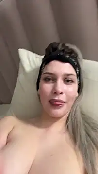 KikiWatson Chat XXX in diretta