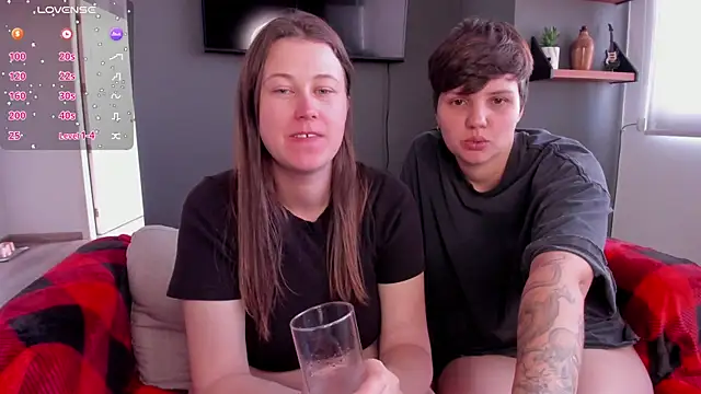 Tenderly_Couple's Live XXX Chat