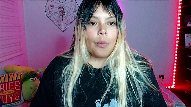 EllieMoonX Adlı Modelin Canlı XXX Sohbeti