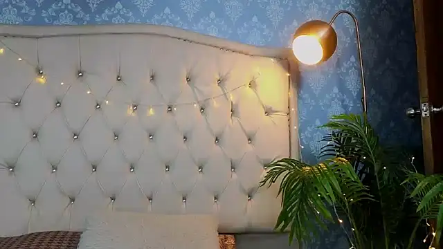 XXX chat uživo modela Shantal_Joness