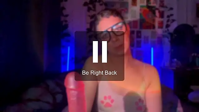 XXX chat uživo modela moonvampiq