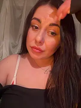 DaisyStreet Obrolan Langsung XXX