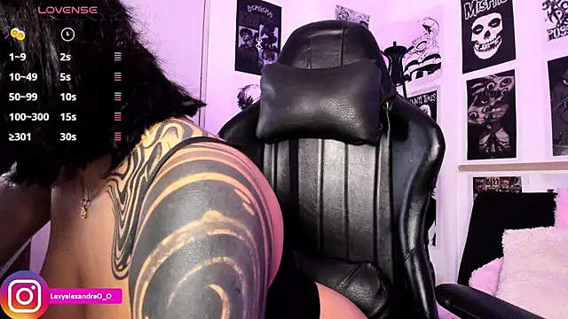 Chat XXX en directo de Lexyjoycce