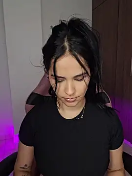 Pertunjukan Kamera Web heyshaa