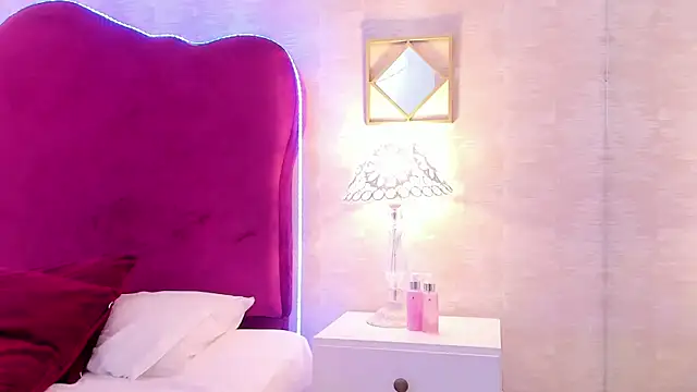 EllaEvanz Adlı Modelin Canlı XXX Sohbeti