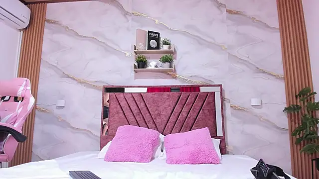 mia_naugthy4 现场XXX聊  天