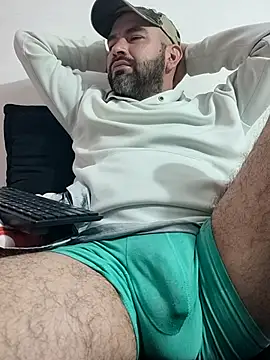 hairyandbigmann Chat XXX in diretta