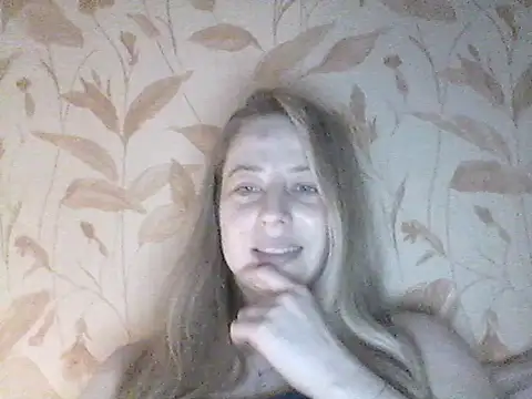 Miralisse's Webcam Show