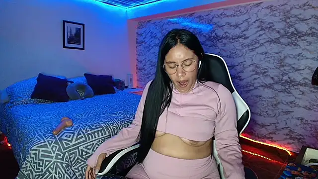 Czat XXX na żywo – Camila_IRoose