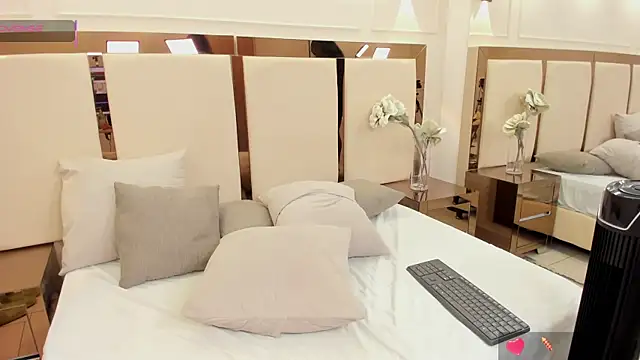 laia_fisher_: онлайн-секс-чат