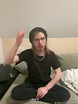 Show modela YoungSebi na web-kameri