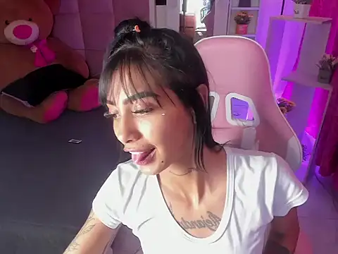 KarlaSlutSkinny__ – Naživo XXX chat