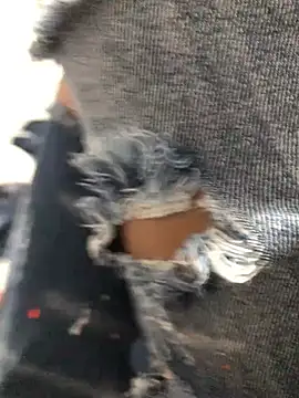 elpeluchenegroxxx3's Webcam Show