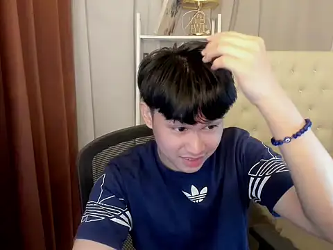 Chat +18 de davincihugecock ao vivo