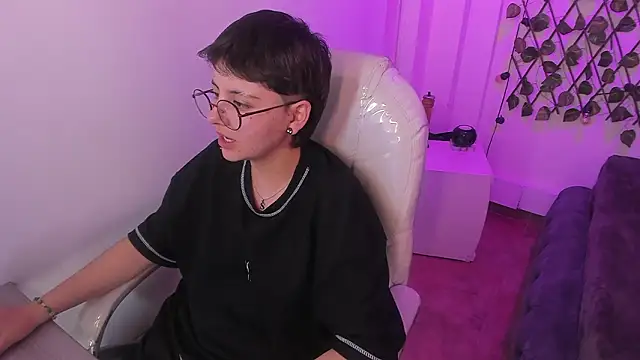 Nathaly_ds Adlı Modelin Canlı XXX Sohbeti