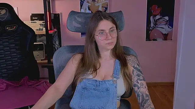 Онлайн чат XXX saint_trisha