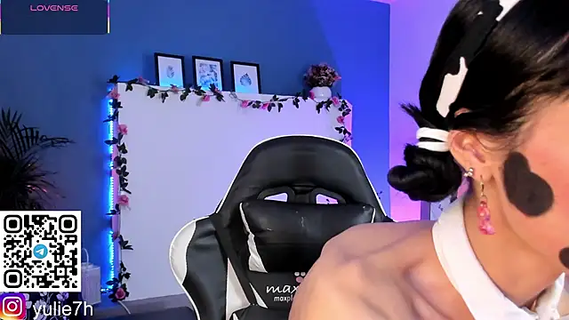 _Jessy_Moon_: онлайн-секс-чат