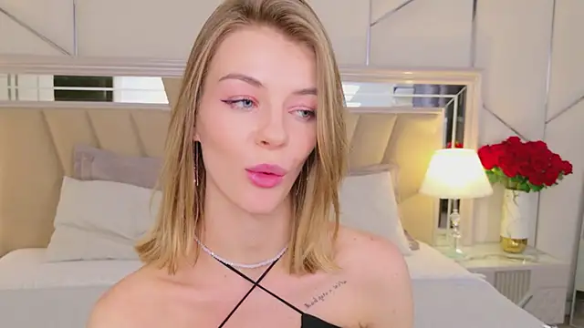 MeganMour Chat XXX live