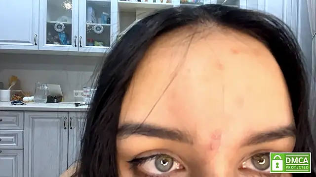 Sylynisem Chat XXX live