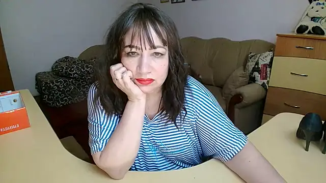 Lucretia_Goldi_ – Naživo XXX chat