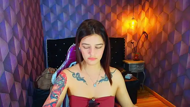 Chatroom XXX en direct de LiaHarryis